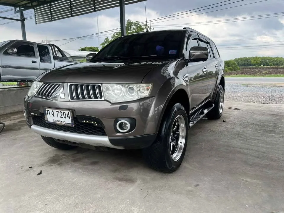 2012 Mitsubishi Pajero Sport II 2