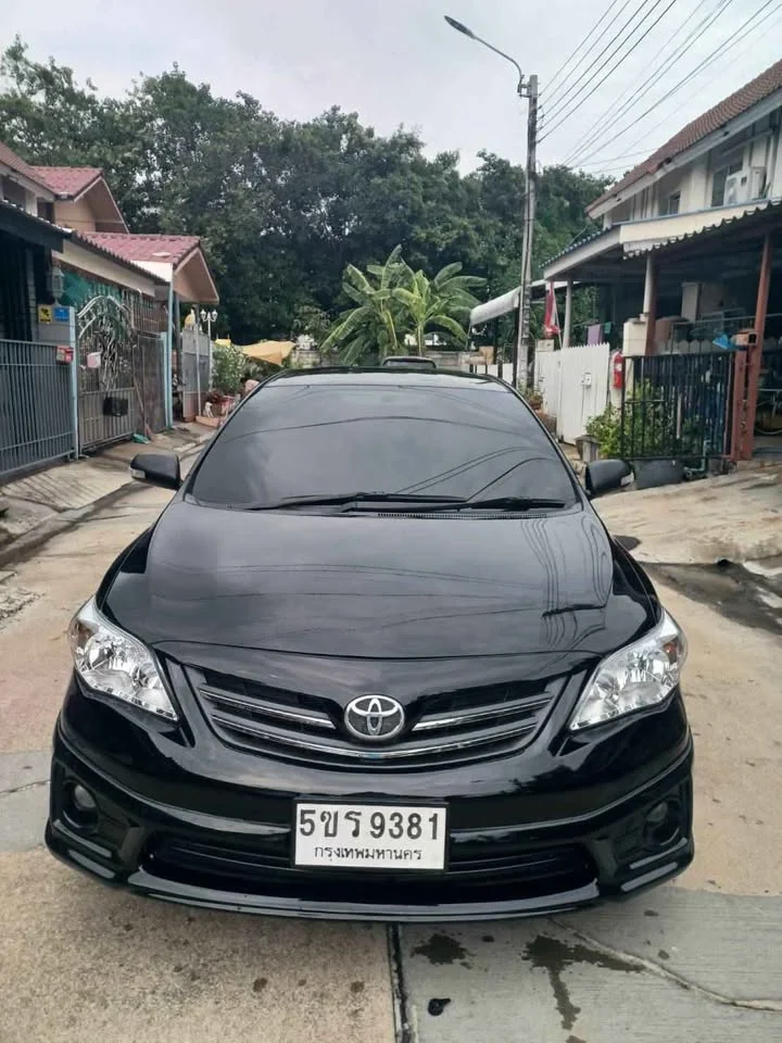 2013 Toyota Corolla Altis X (E140) 3