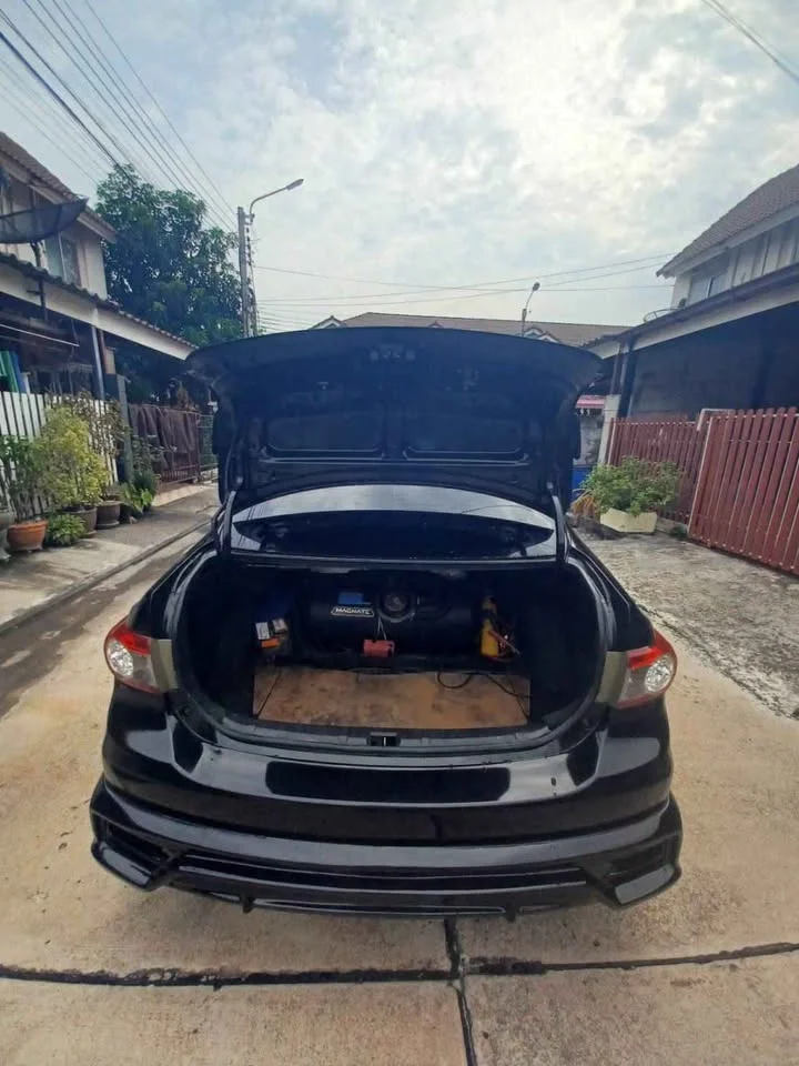 2013 Toyota Corolla Altis X (E140) 2