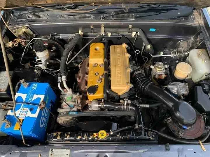 1995 Isuzu TFR III 2