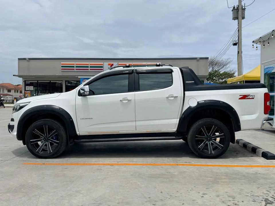 2017 Chevrolet Colorado II 2