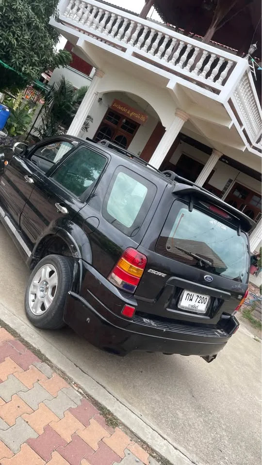 2005 Ford Escape I 3