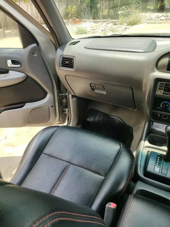 2004 Mazda 2500 Fighter V 2