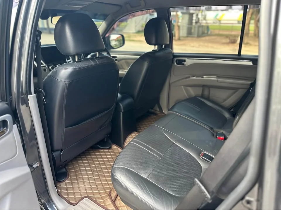 2012 Mitsubishi Pajero Sport II 2