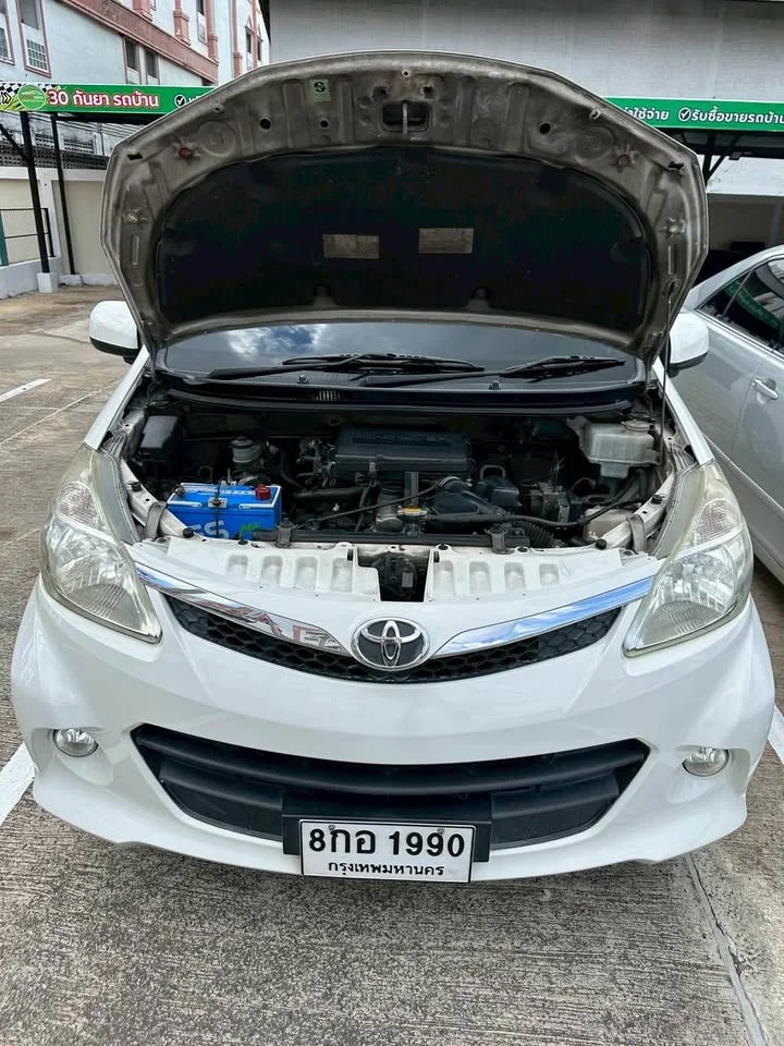 2013 Toyota Avanza II 2