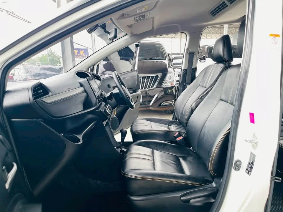 2019 Toyota Sienta II 3