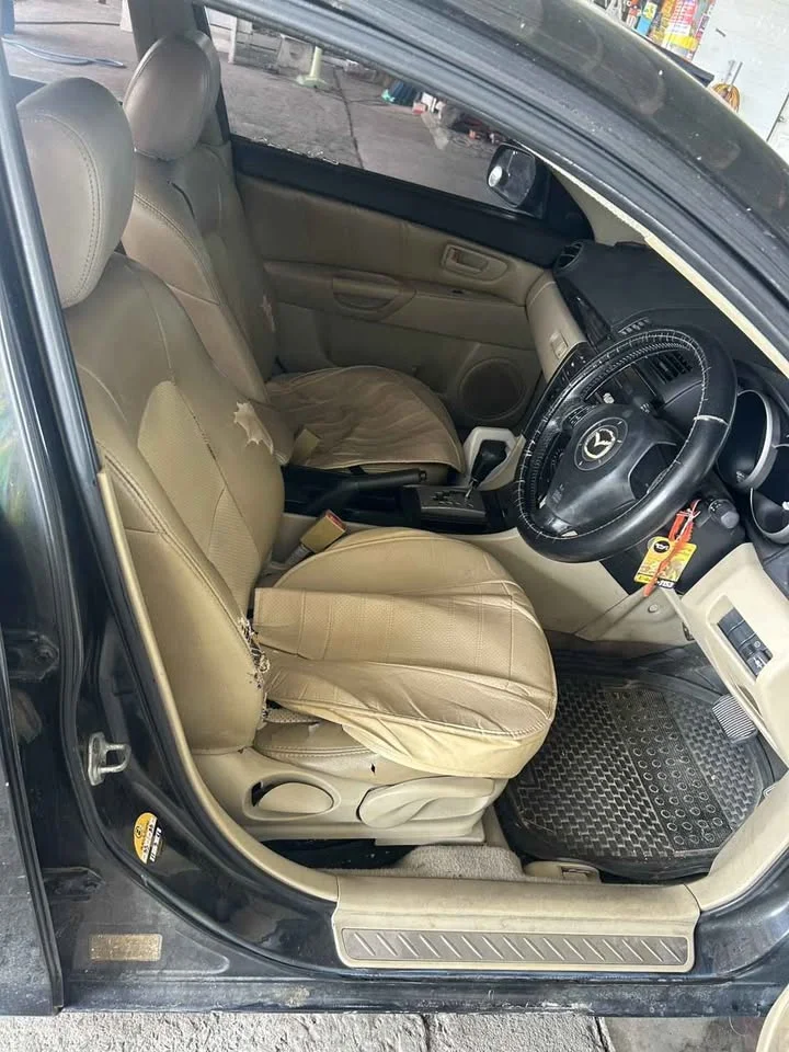 2005 Mazda 3 I 2