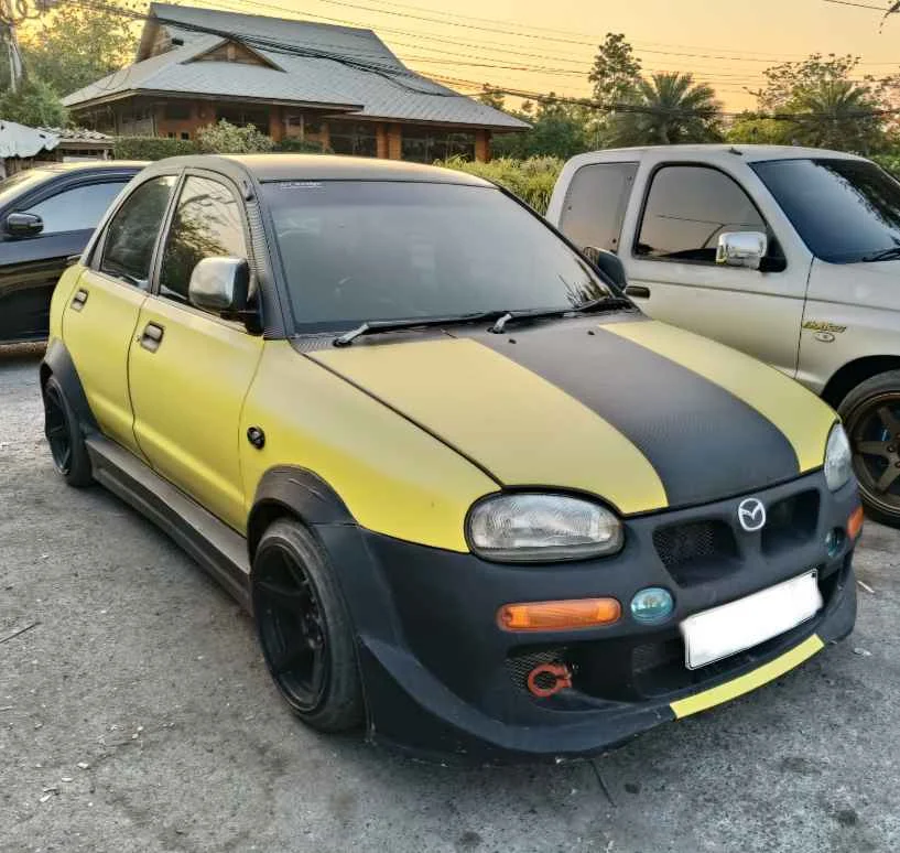 1993 Mazda 121 3