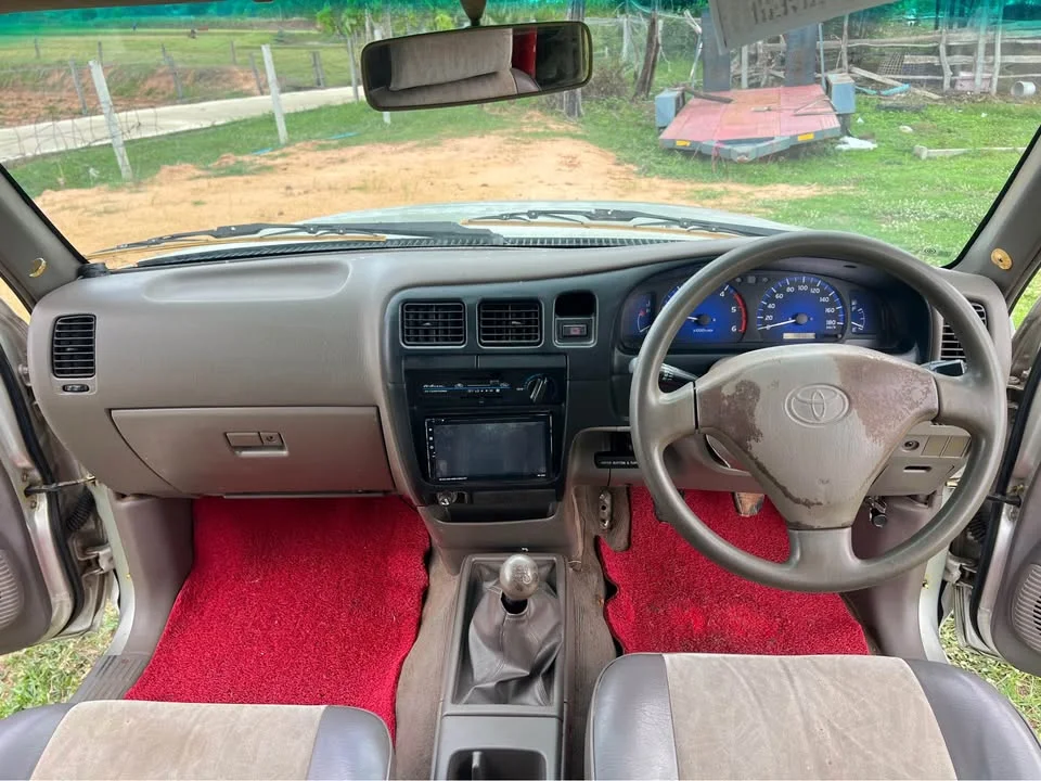 2003 Toyota Hilux Tiger VI 3
