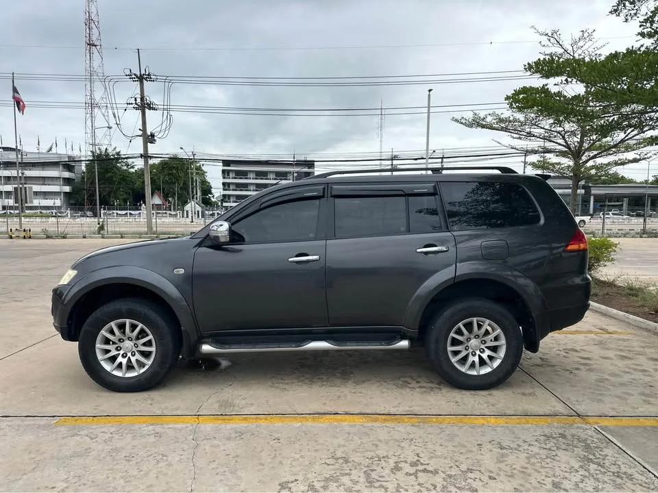 2011 Mitsubishi Pajero Sport II 2