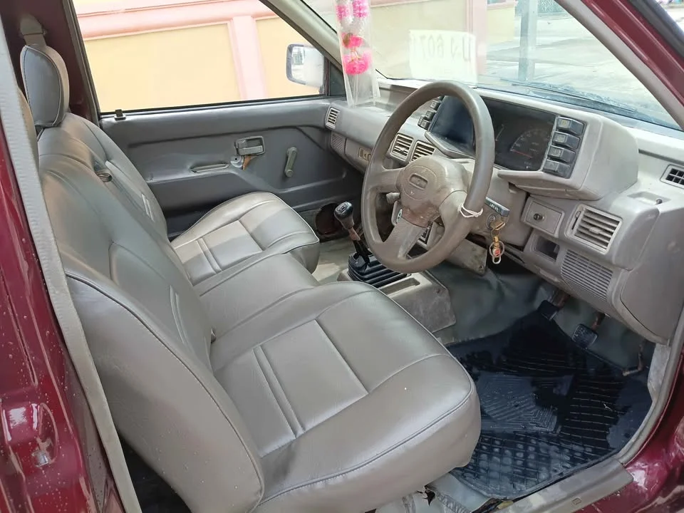 1993 Isuzu TFR III 3