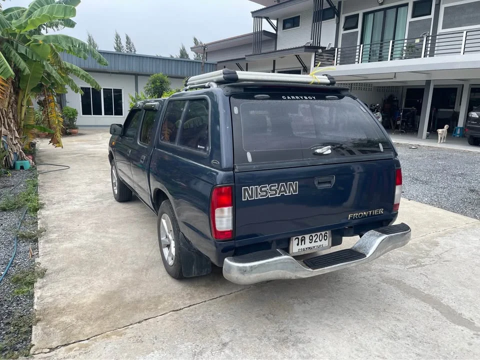2001 Nissan Frontier I 2