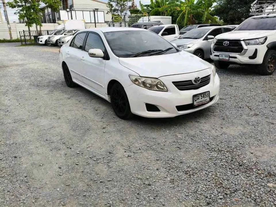 2010 Toyota Corolla Altis X (E140) 3