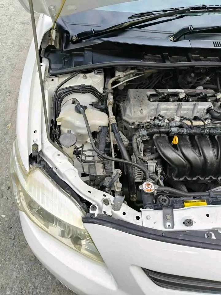 2010 Toyota Corolla Altis X (E140) 2
