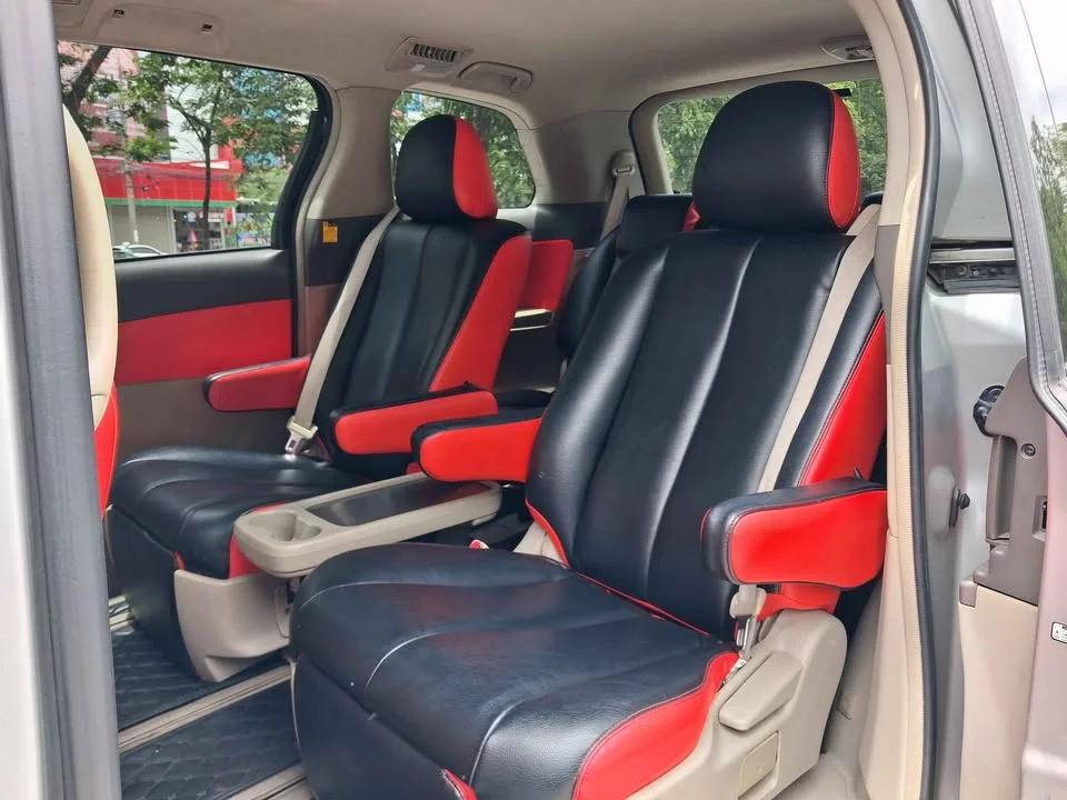 2007 Toyota Estima III 2