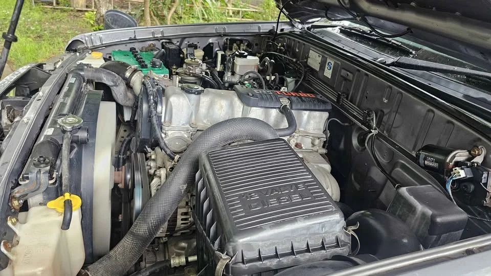 2004 Mazda 2500 Fighter V 2