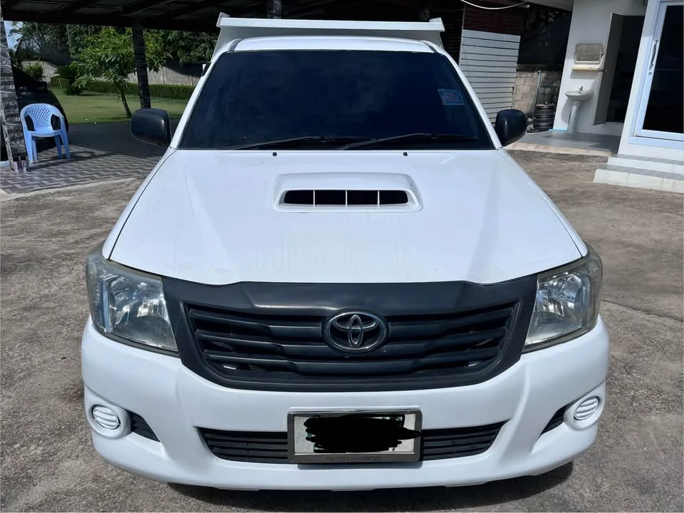 2013 Toyota Hilux VII 2