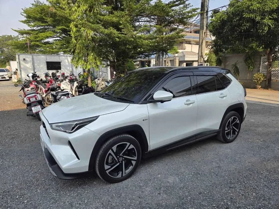 2023 Toyota Yaris Cross AC200 2