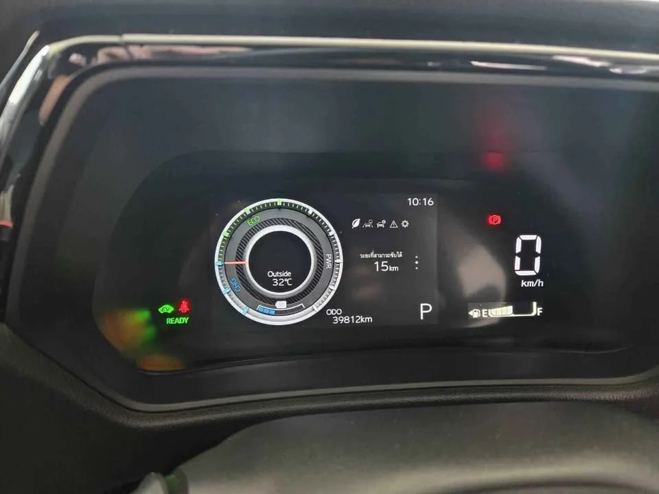 2023 Toyota Yaris Cross AC200 3