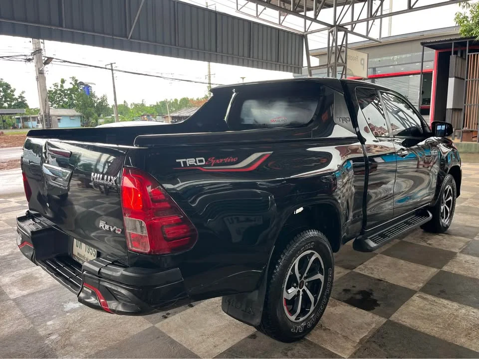 2016 Toyota Hilux VIII 2