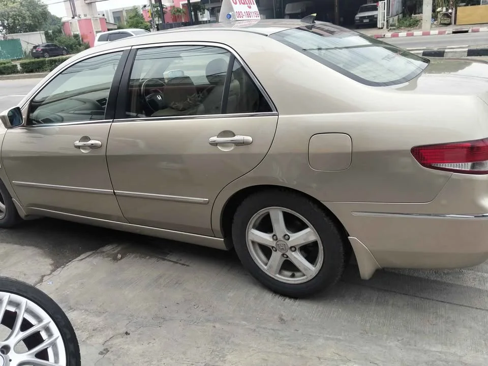 2003 Honda Accord VII 3