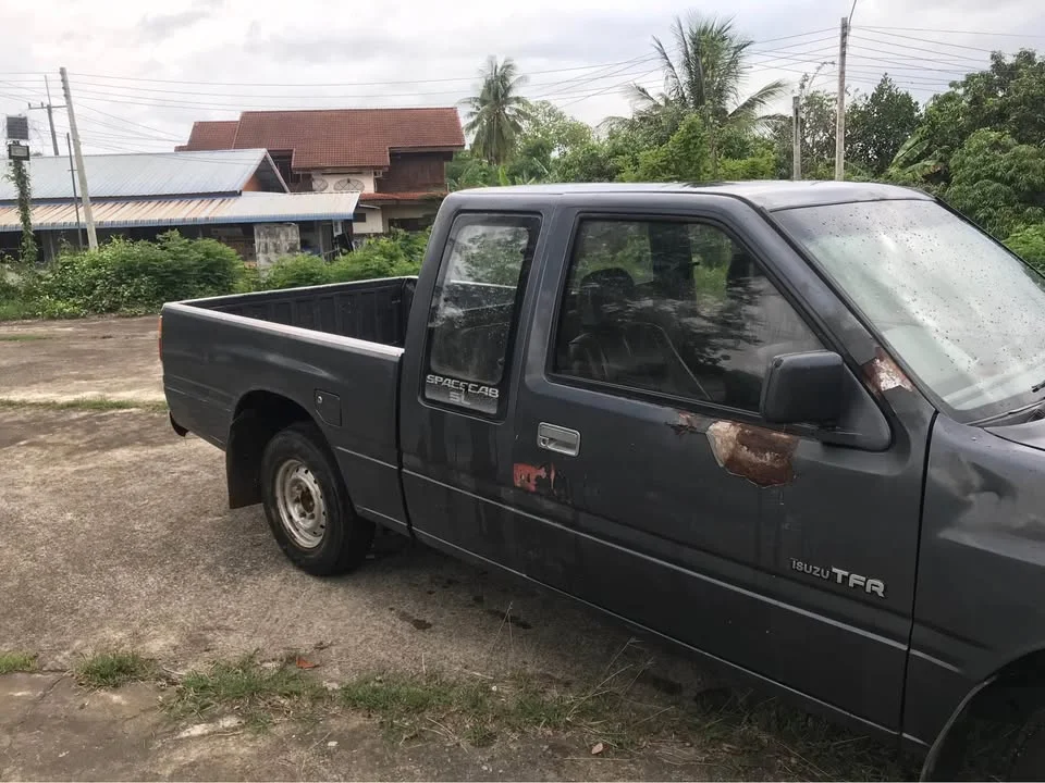 1994 Isuzu TFR III 2