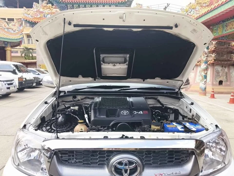 2011 Toyota Hilux VII 2