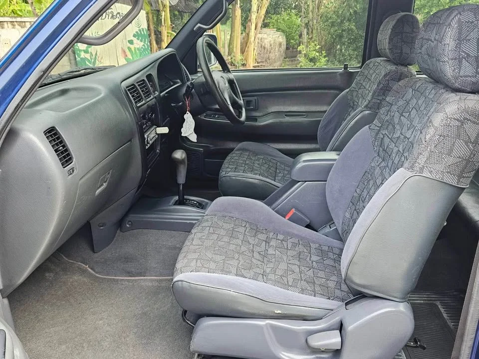 2002 Toyota Hilux Tiger VI 2