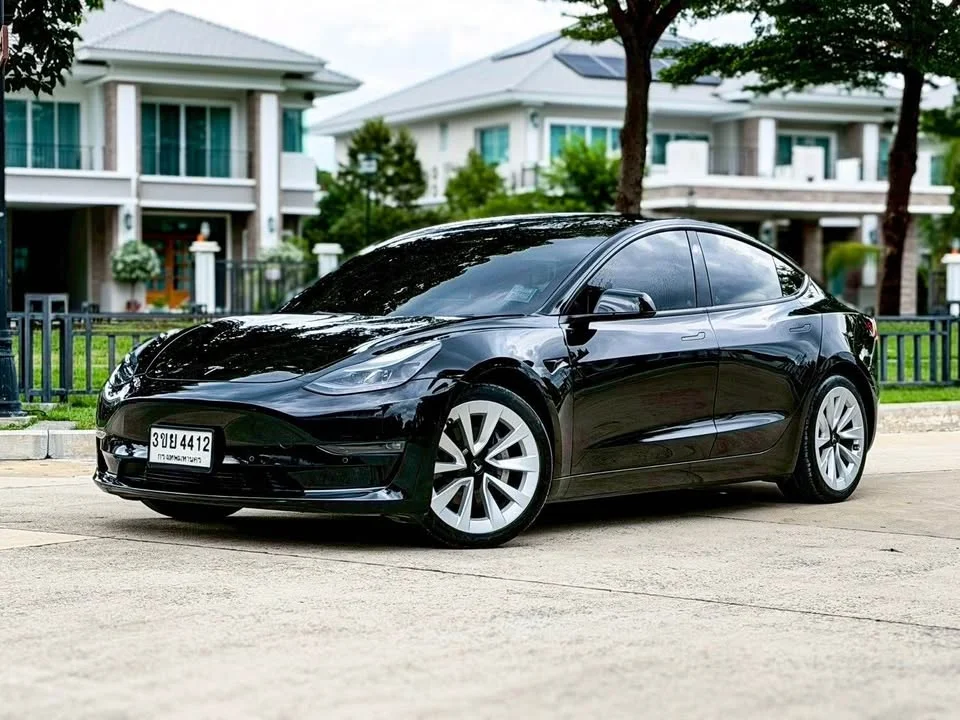 2023 Tesla Model 3 2