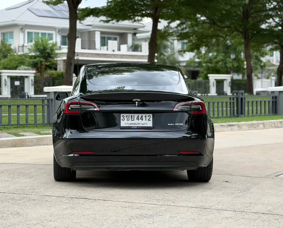 2023 Tesla Model 3 2