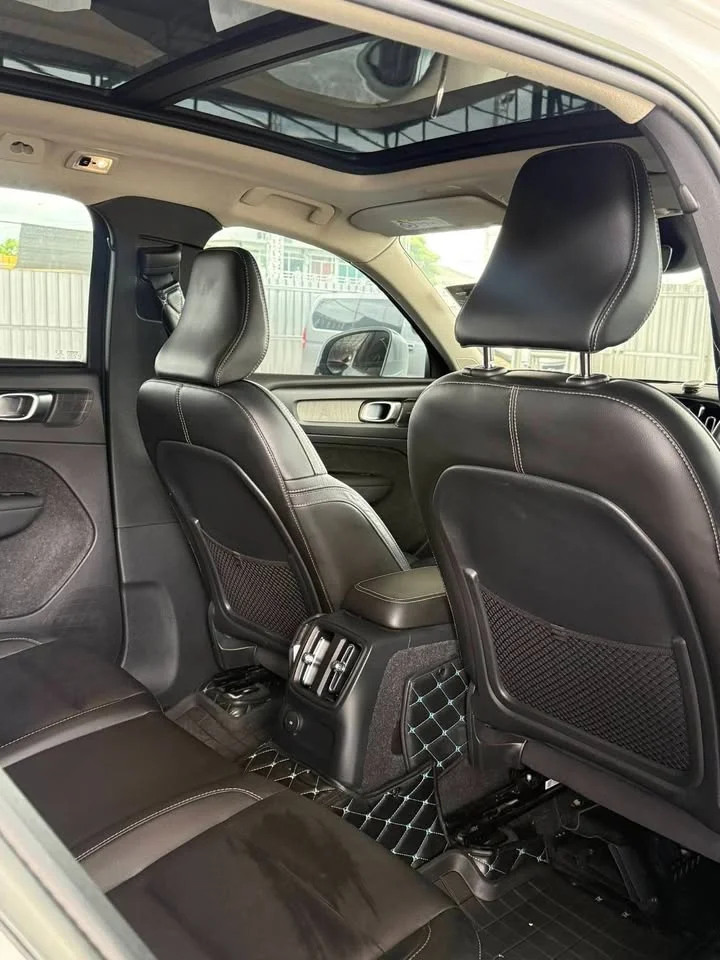 2022 Volvo XC40 3