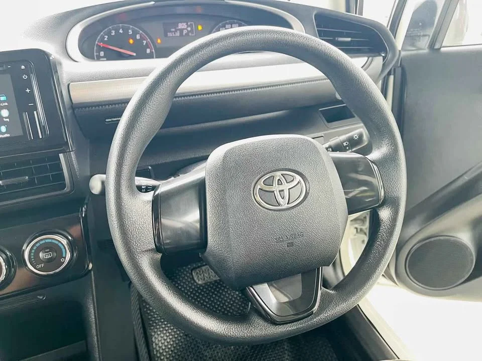 2019 Toyota Sienta II 2