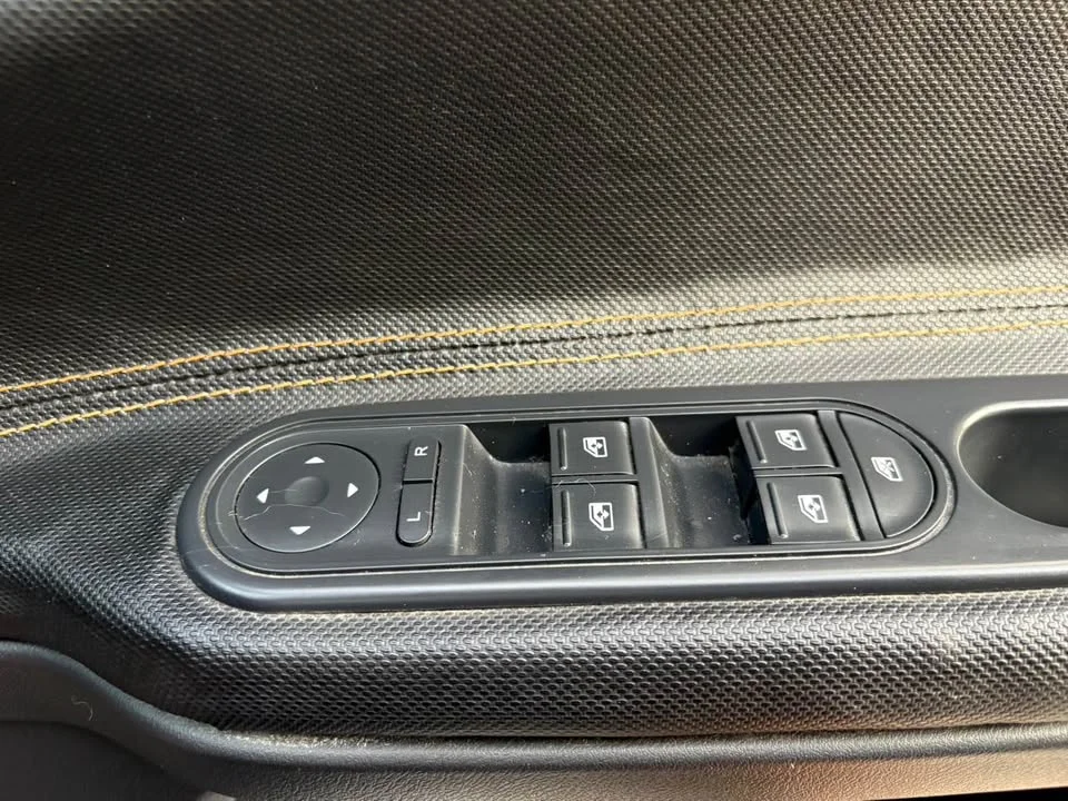 2015 MG 3 II 3