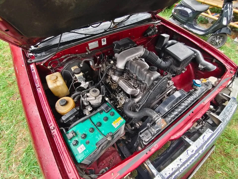 1999 Mazda 2500 Fighter V 2