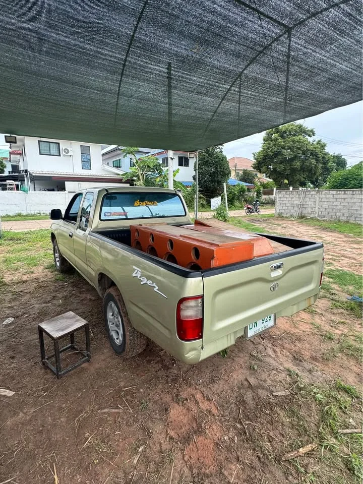 2000 Toyota Hilux Tiger VI 2