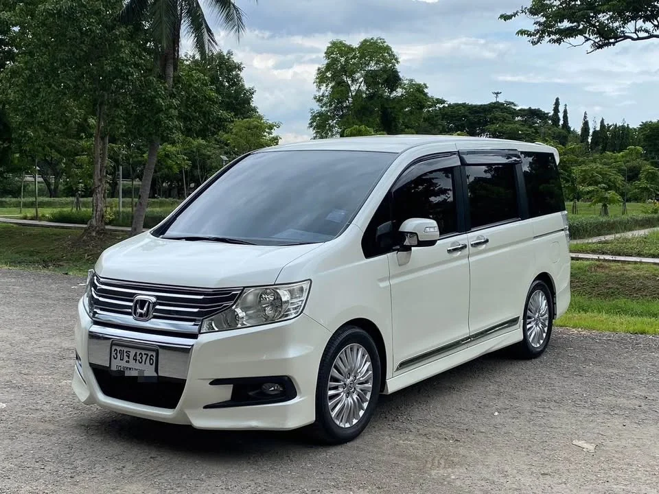 2012 Honda Stepwgn IV 3