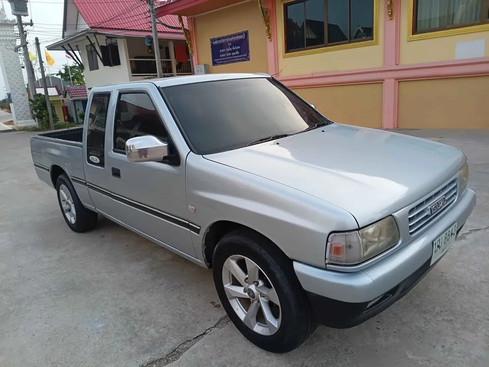 1997 Isuzu TFR III 2