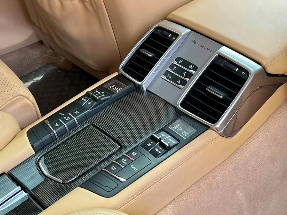 2012 Porsche Panamera I 2
