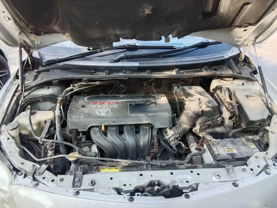 2010 Toyota Corolla Altis X (E140) 3