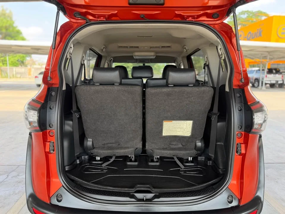 2018 Toyota Sienta II 2