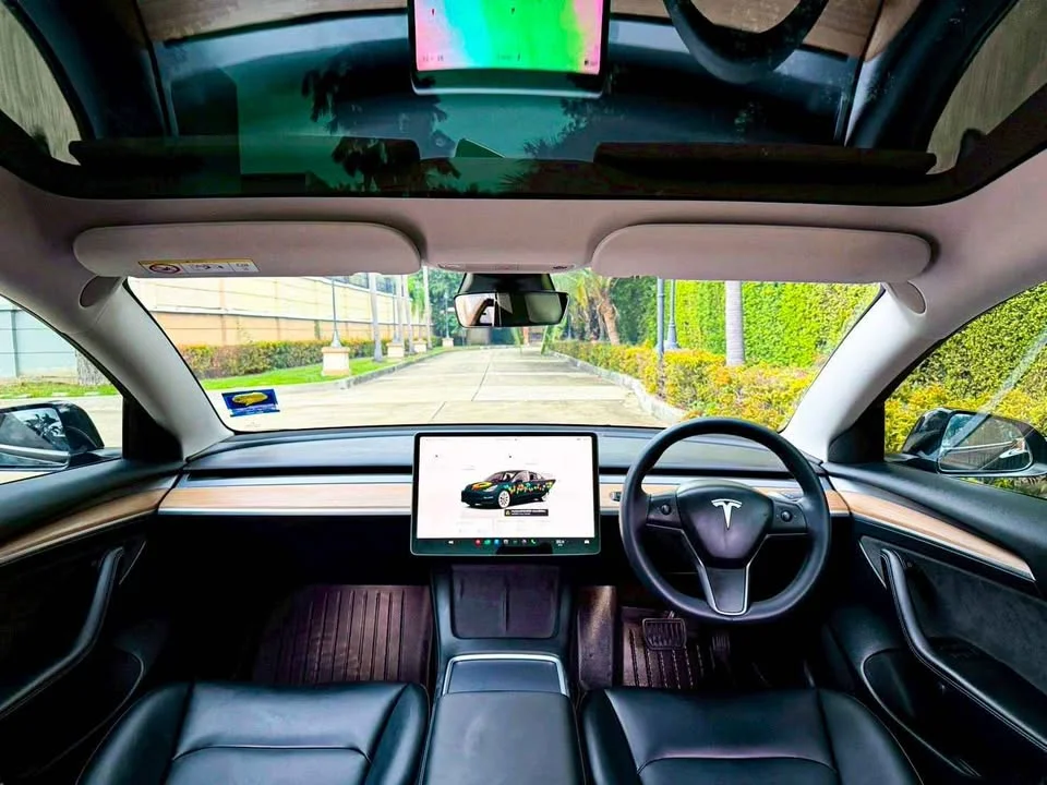 2023 Tesla Model 3 2