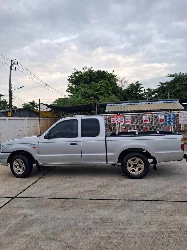 2004 Mazda 2500 Fighter V 3
