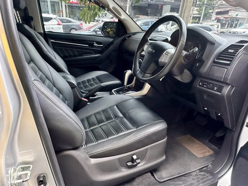 2019 Isuzu MU-X I 3