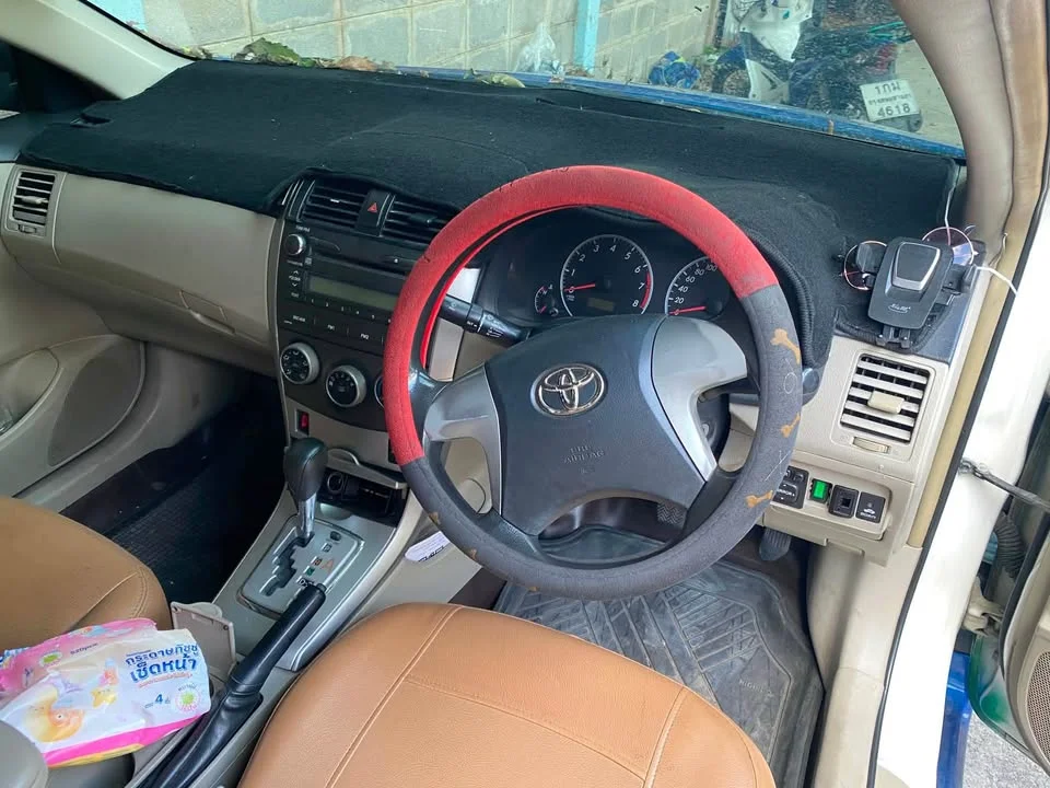 2012 Toyota Corolla Altis X (E140) 2