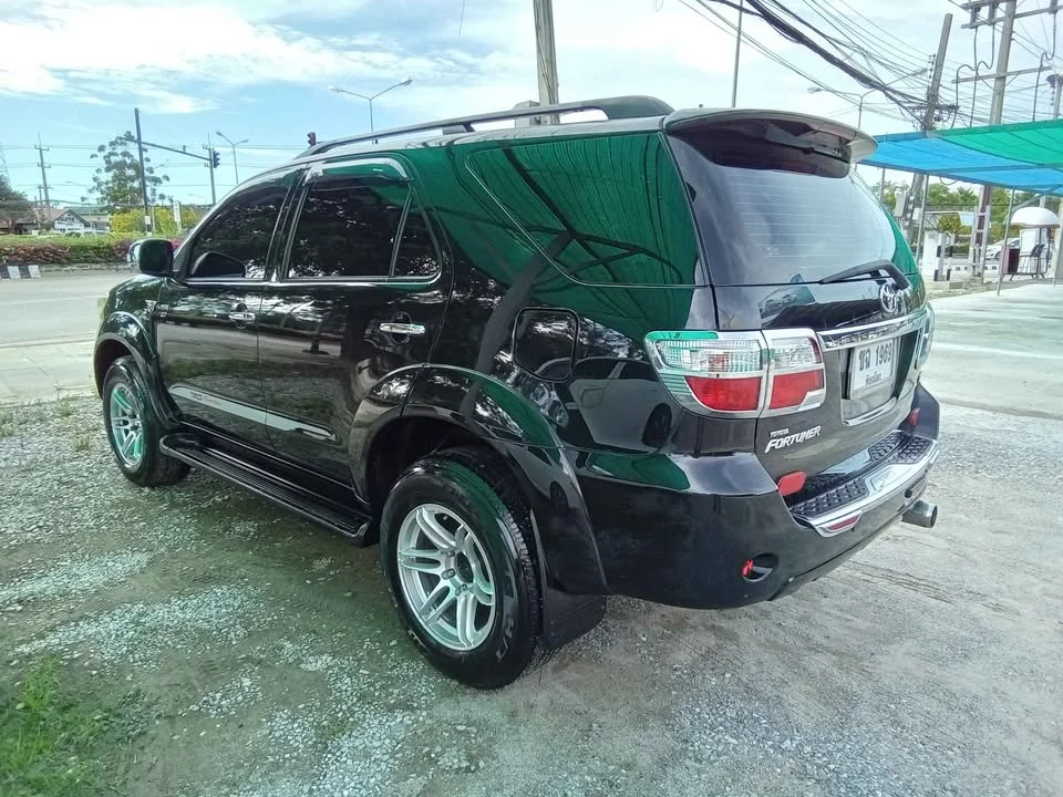 2011 Toyota Fortuner I 2
