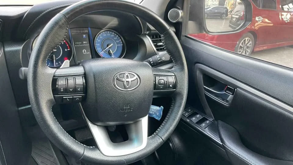 2023 Toyota Fortuner II 3