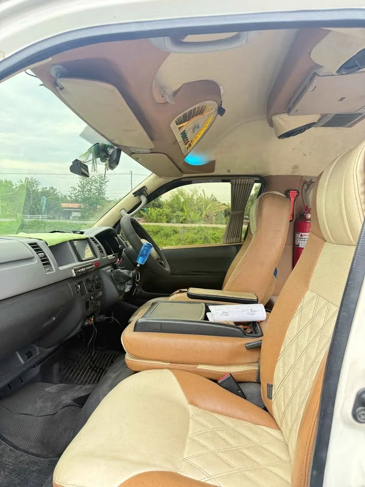 2010 Toyota Commuter V (H200) 3