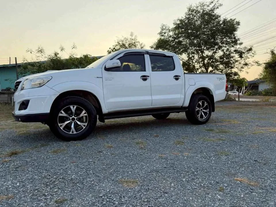 2013 Toyota Hilux VII 3