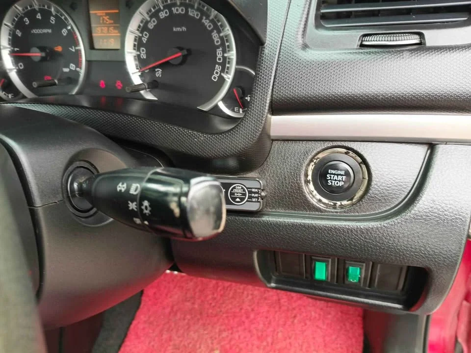 2012 Suzuki Swift II 3