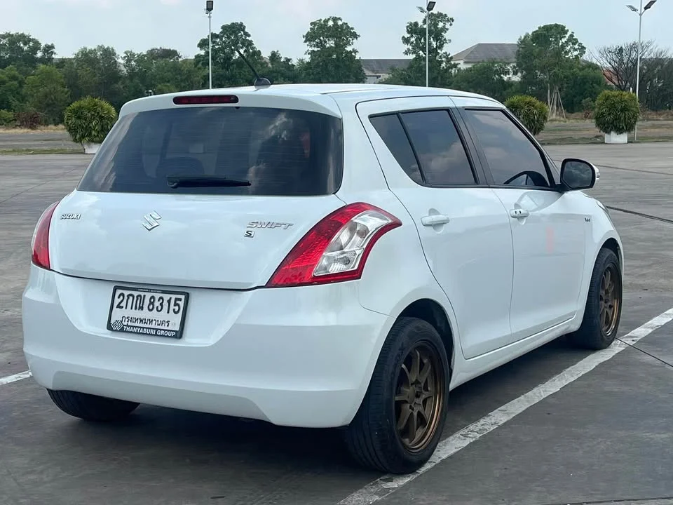 2013 Suzuki Swift II 2